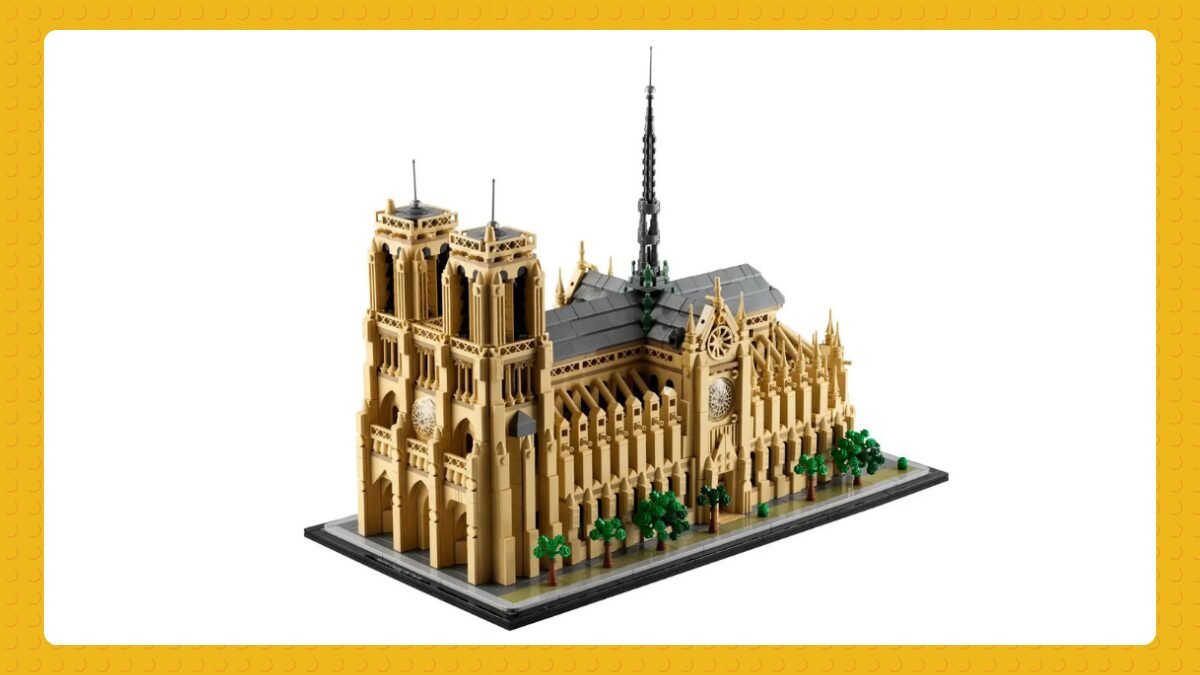 Review LEGO Notre-Dame