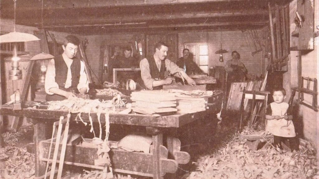 Foto de Ole Kirk Kristiansen - o carpinteiro e criador da LEGO